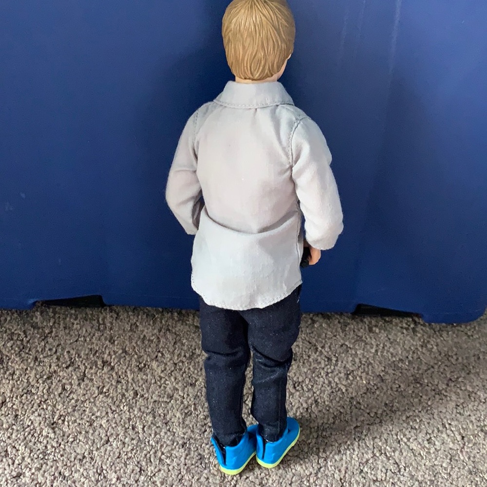 Justin Bieber doll (red carpet) - Picture 2 of 2